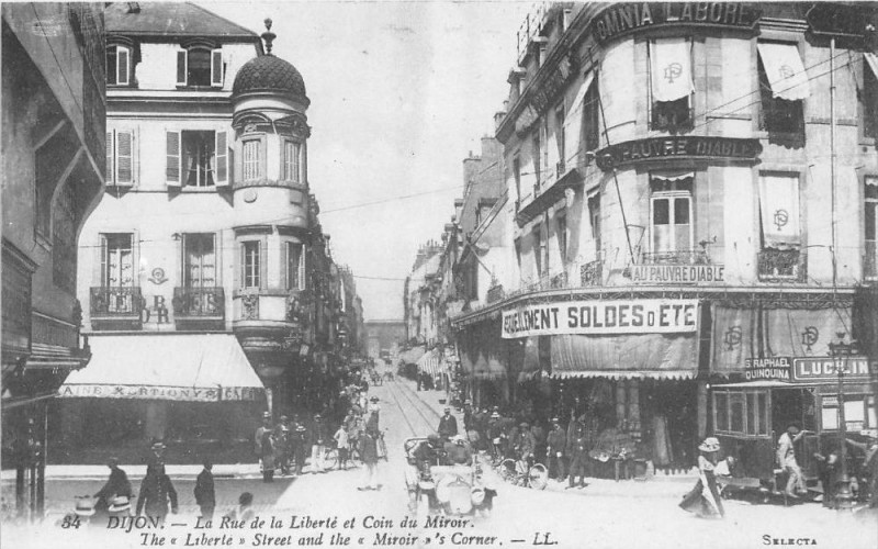 Carte postale ancienne Dijon Rue De La Liberte Et Coin Du Miroir à Dijon