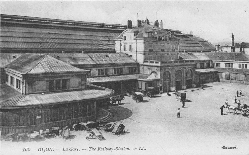 Carte postale ancienne Dijon La Gare à Dijon