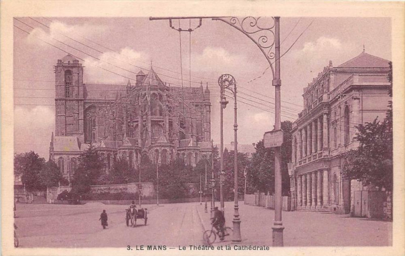 Carte postale ancienne Le Mans Le Theatre Et La Cathedrale au Mans