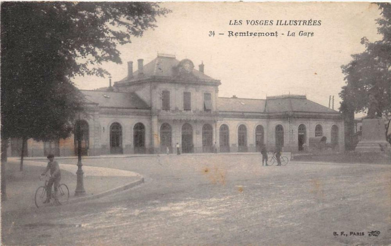 Carte postale ancienne Remiremont La Gare à Remiremont