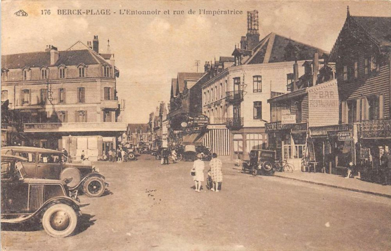 Carte postale ancienne Berck Plage L'Entonnoir Et Rue De L'Imperatrice à Berck
