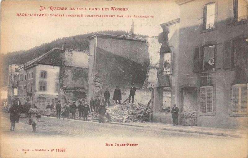 Carte postale ancienne Raon L´ETAPE Rue Jules Ferry