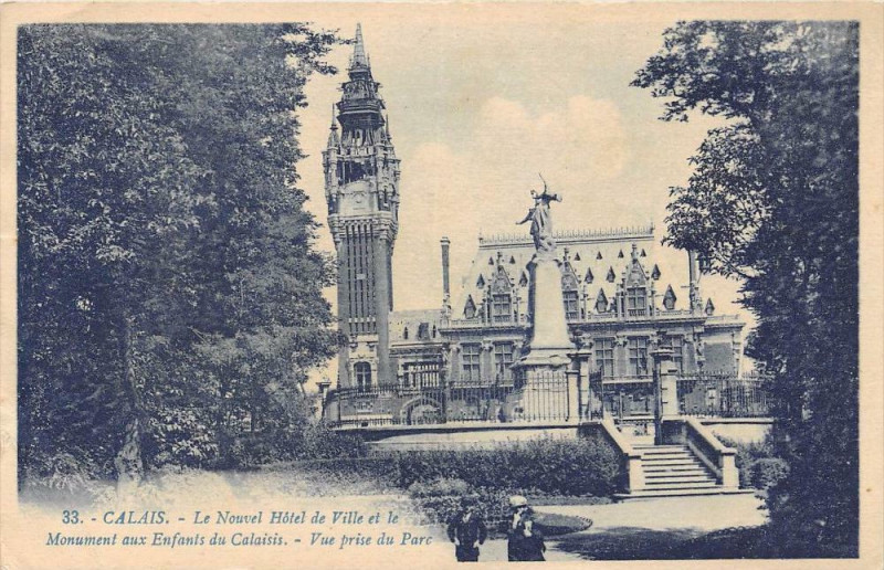 Carte postale ancienne Calais Le Nouvel Hotel De Ville à Calais