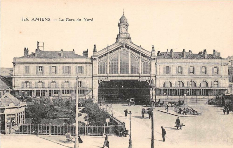 Carte postale ancienne Amiens La Gare Du Nord à Amiens