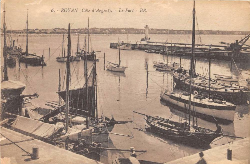 Carte postale ancienne Royan Le Port à Royan