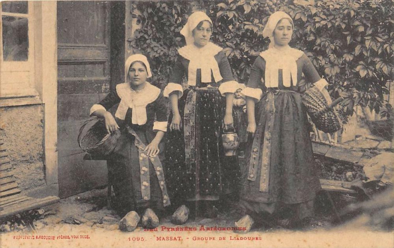 Carte postale ancienne Massat Groupe De Liadoures à Massat