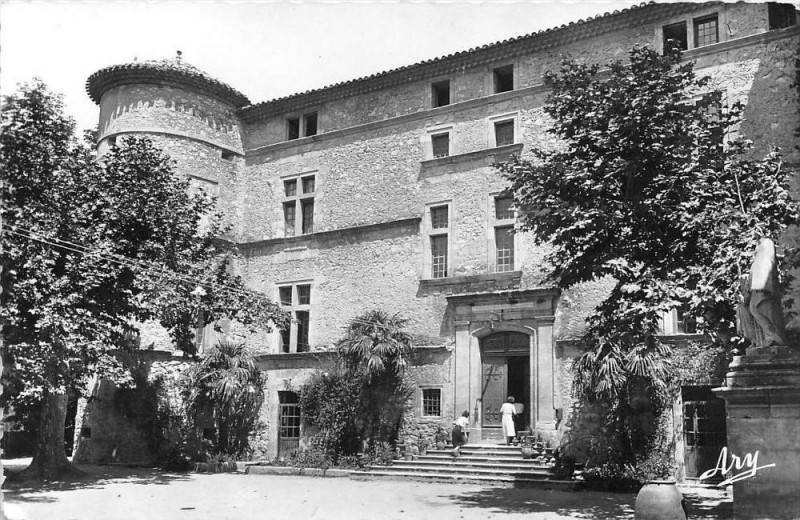 Carte postale ancienne Arlesienne à Arles