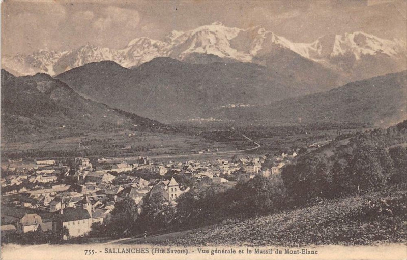 Carte postale ancienne Sallanches Vue Generale Et Le Mont Blanc à Sallanches