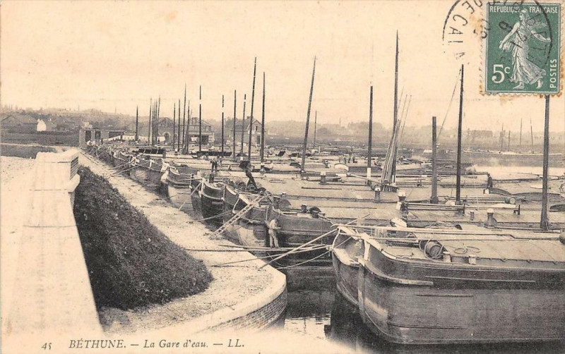 Carte postale ancienne Bethune La Gare D'Eau à Béthune