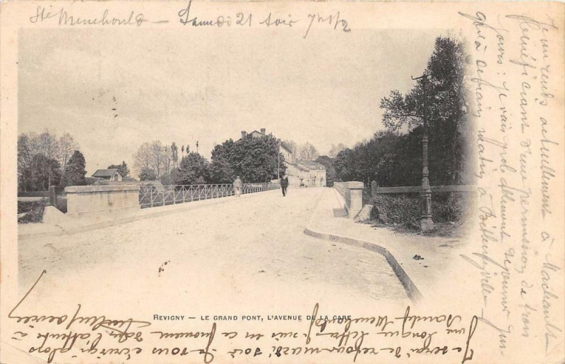 Carte postale ancienne Revigny Le Grand Pont Avenue De La Gare  (dos non divisé)