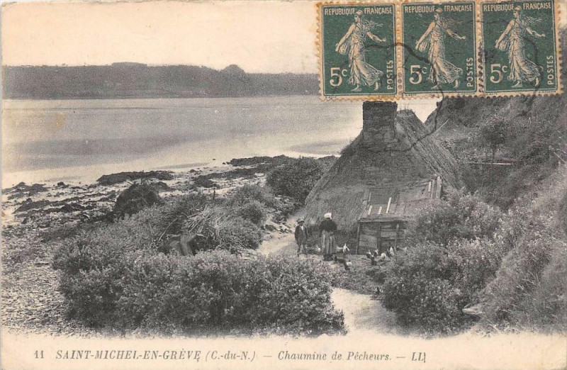 Carte postale ancienne Saint Michel En Greve Chaumine De Pecheurs