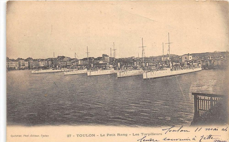 Carte postale ancienne Toulon Le Petit Rang Les Torpilleurs  (dos non divisé) à Toulon