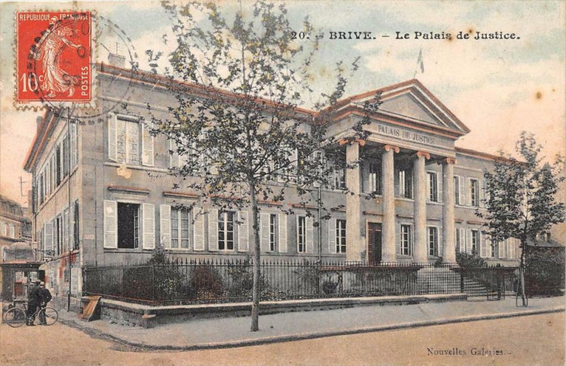 Carte postale ancienne Brive Le Palais De Justice