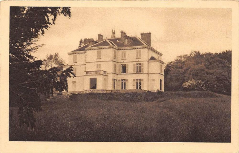 Carte postale ancienne Jouy Sur Morin Cite Notre Dame La Terrasse à Jouy-sur-Morin