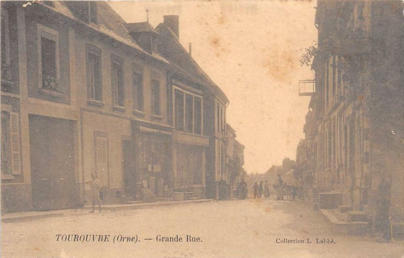 Carte postale ancienne Tourouvre Grande Rue