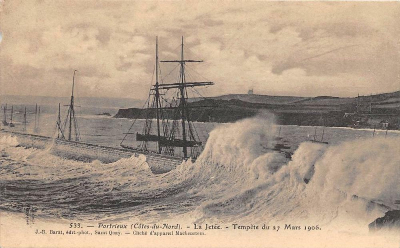 Carte postale ancienne Portrieux La Jetee Tempete Du 27 Mars 1906