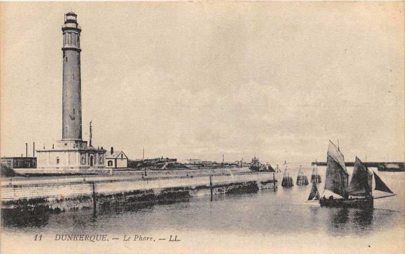 Carte postale ancienne Dunkerque Le Phare à Dunkerque