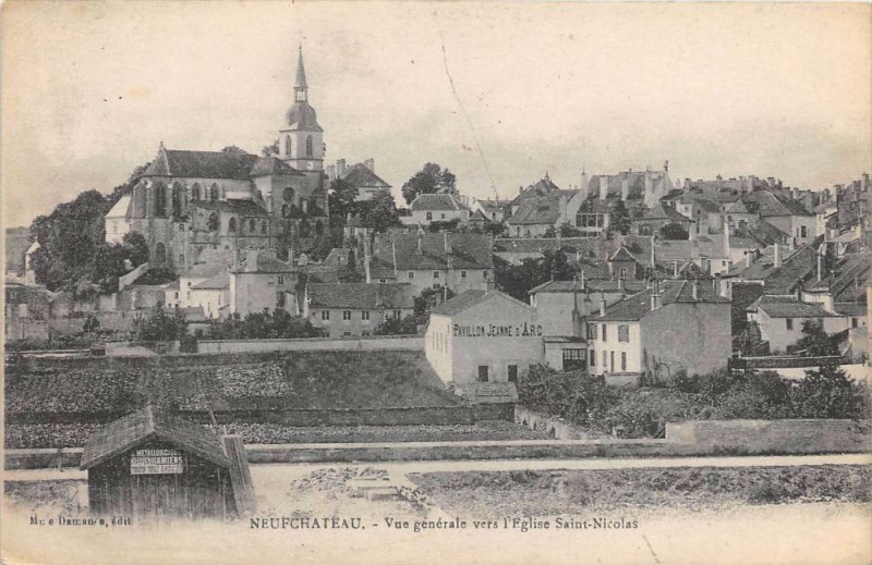 Carte postale ancienne Neufchateau Vue Generale Vers L'Eglise Saint-Nicolas à Neufchâteau