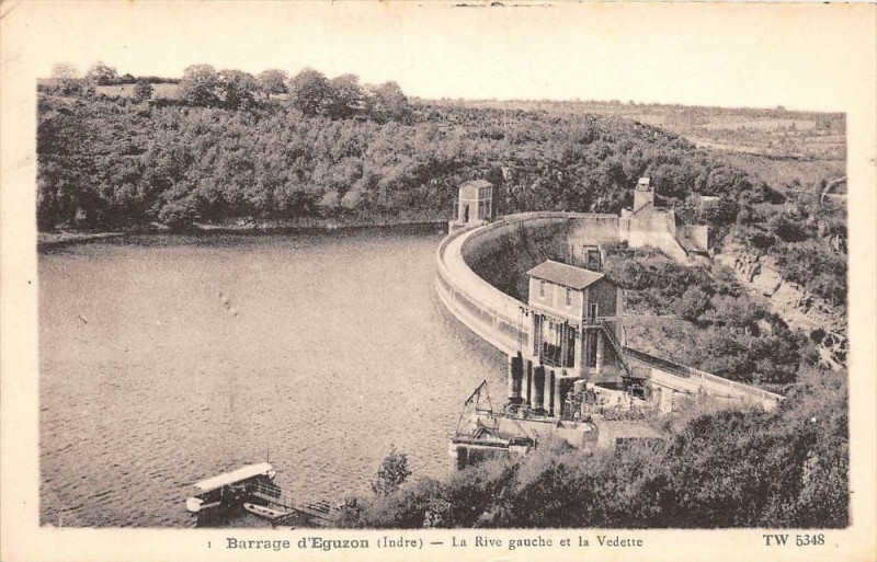 Carte postale ancienne Barrage D'Eguzon La Rive Gauche Et La Vedette