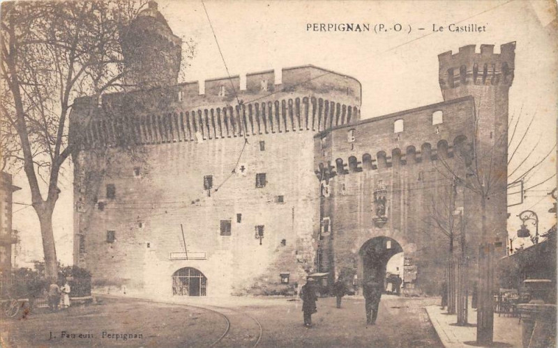 Carte postale ancienne Perpignan Le Castillet à Perpignan