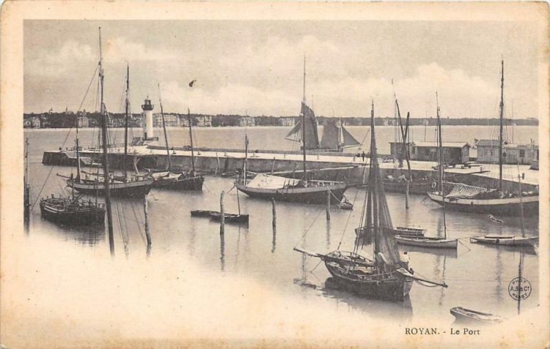 Carte postale ancienne Royan Le Port (dos non divisé) à Royan