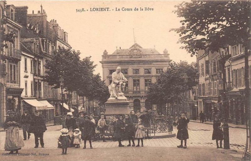 Carte postale ancienne Lorient Le Cours De La Bove à Lorient
