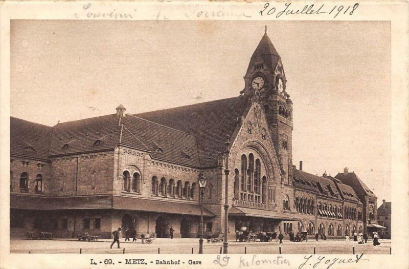 Carte postale ancienne Metz Bahnhof Gare à Metz