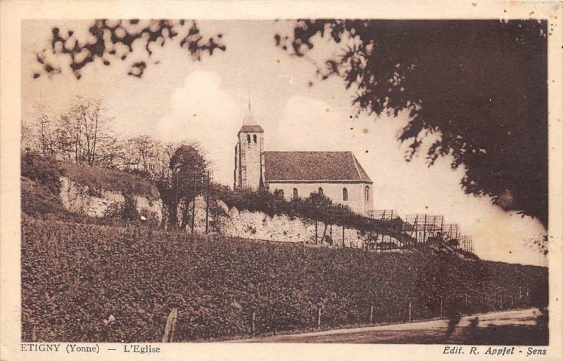 Carte postale ancienne Etigny L'Eglise à Étigny
