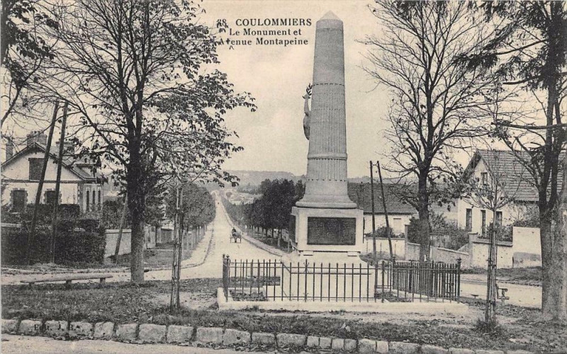 Carte postale ancienne Coulommiers Le Monument Et Avenue Montapeine à Coulommiers