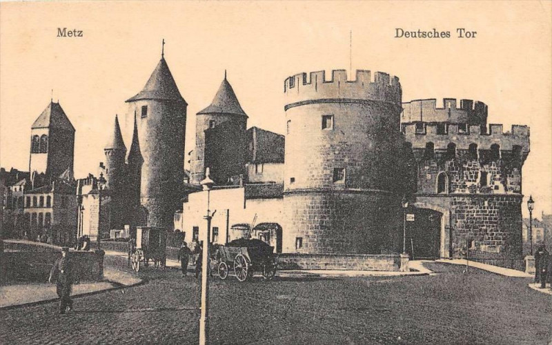 Carte postale ancienne Metz Deutsche Tor à Metz