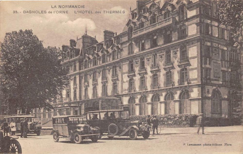 Carte postale ancienne Bagnoles De L'Orne L'Hotel Des Thermes