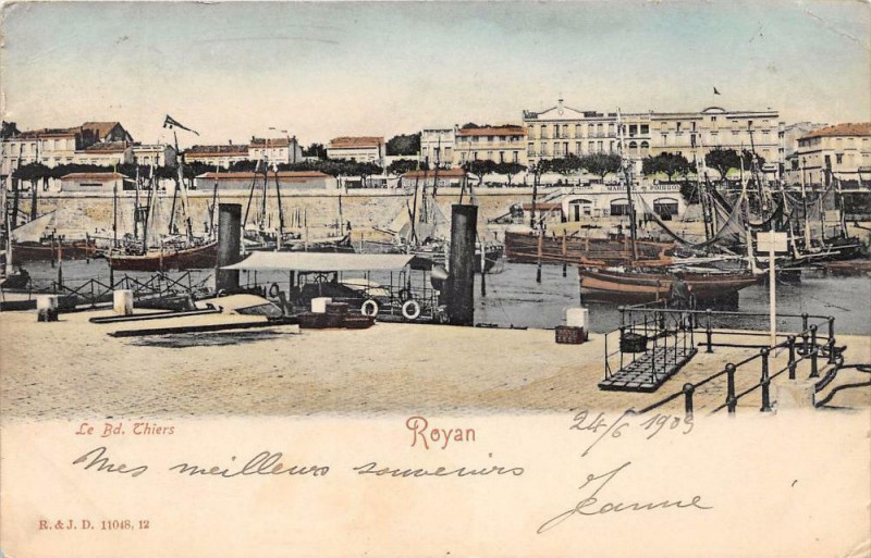 Carte postale ancienne Royan Le Boulevard Thiers (dos non divisé) à Royan