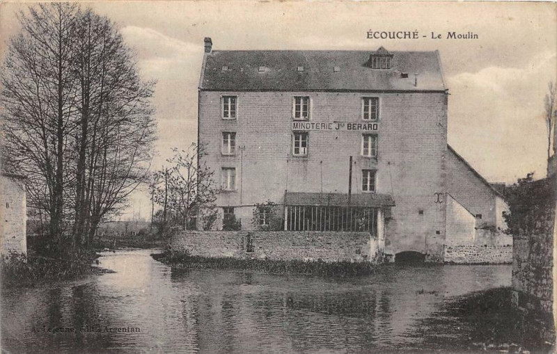 Carte postale ancienne Ecouche Le Moulin