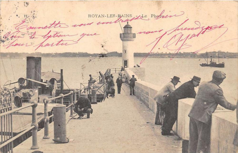 Carte postale ancienne Royan Les Bains Le Phare à Royan