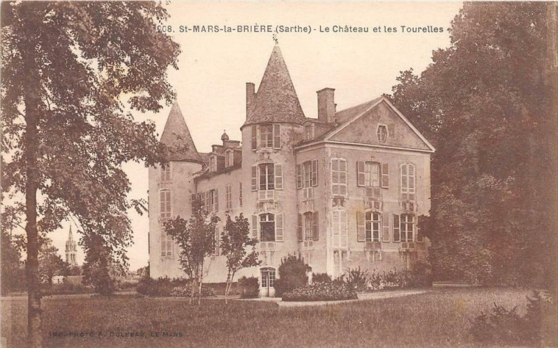 Carte postale ancienne Saint Mars La Briere Le Chateau Et Les Tourelles