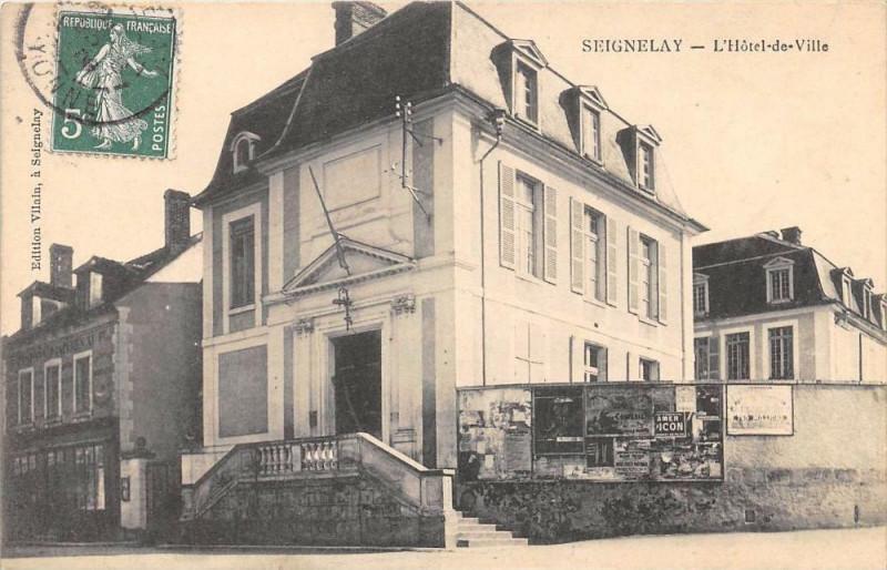 Carte postale ancienne Seignelay L'Hotel De Ville à Seignelay