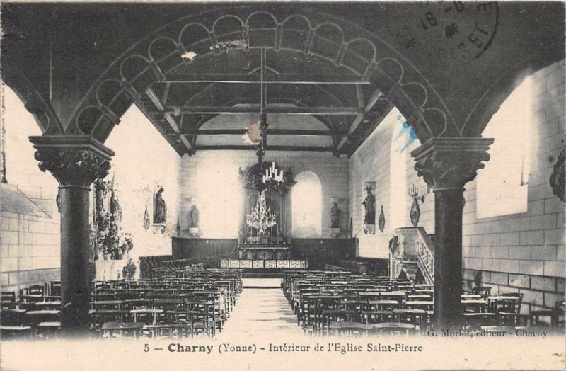 Carte postale ancienne Charny Interieur De L'Eglise Saint Pierre