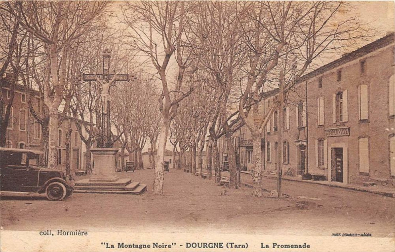 Carte postale ancienne Dourgne La Promenade à Dourgne