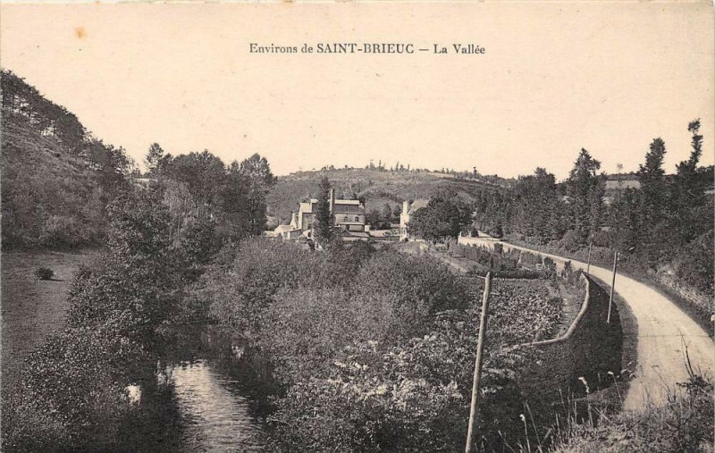 Carte postale ancienne Env.saint Brieuc La Vallee à Saint-Brieuc
