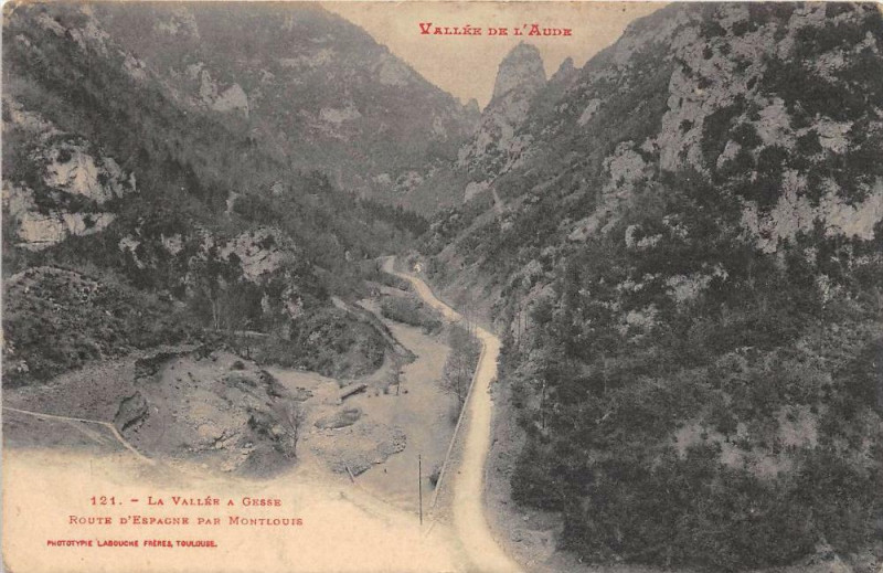 Carte postale ancienne La Vallee A Gesse Route D'Espagne Par Montlouis