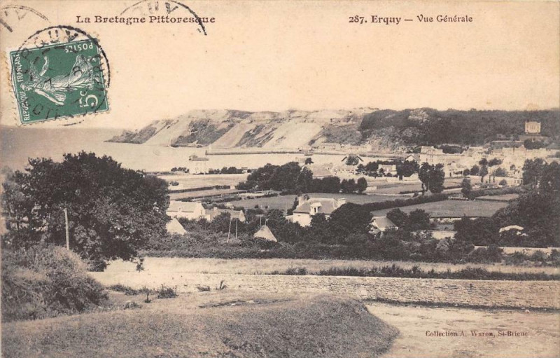 Carte postale ancienne Erquy Vue Generale à Erquy