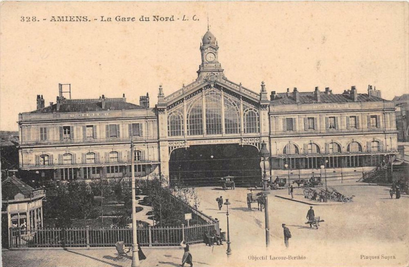 Carte postale ancienne Amiens La Gare Du Nord à Amiens