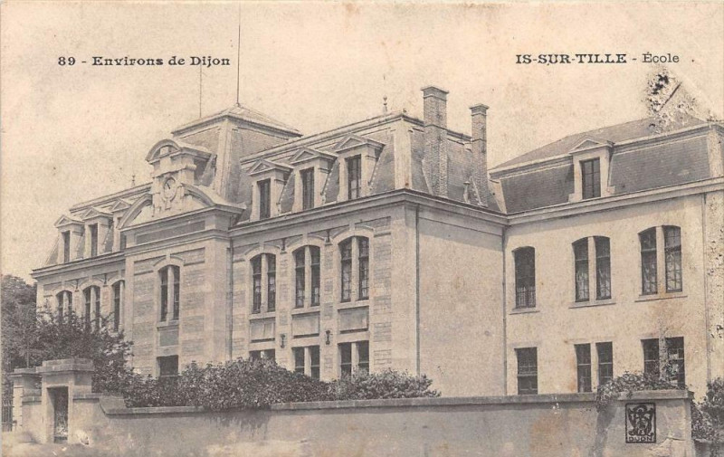 Carte postale ancienne Ecole à Is-sur-Tille