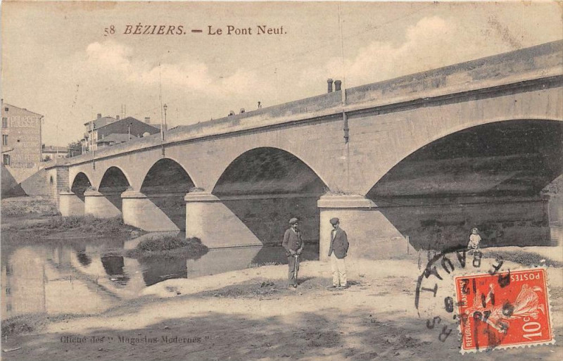 Carte postale ancienne Beziers Le Pont Neuf à Béziers