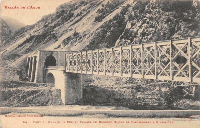 Carte postale ancienne Pont Du Chemin De Fer Et Tunnel De Bourrec