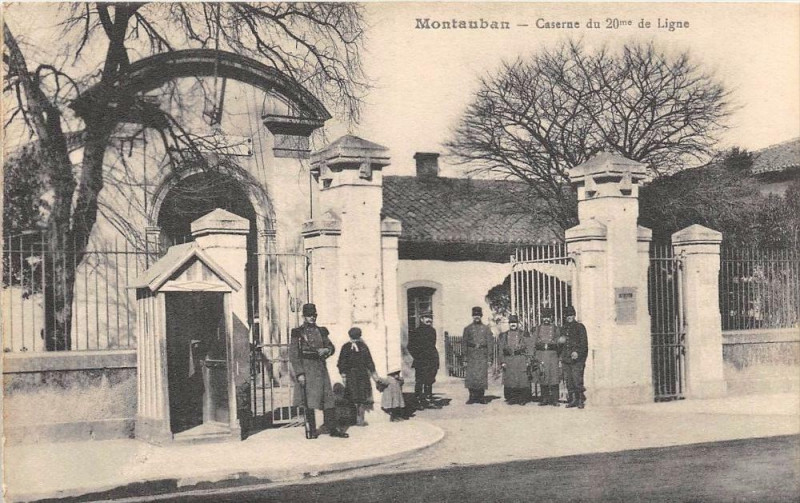 Carte postale ancienne Montauban Caserne Du 20e De Ligne à Montauban
