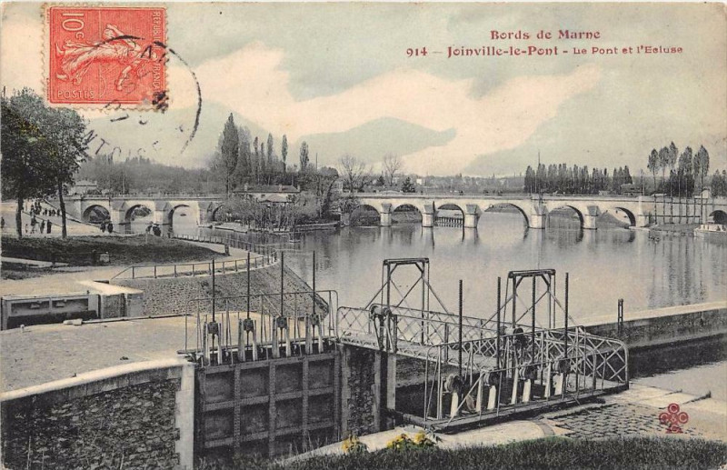 Carte postale ancienne Joinville Le Pont Le Pont Et L'Ecluse à Joinville-le-Pont