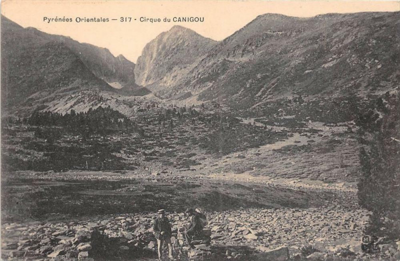Carte postale ancienne Cirque Du Canigou
