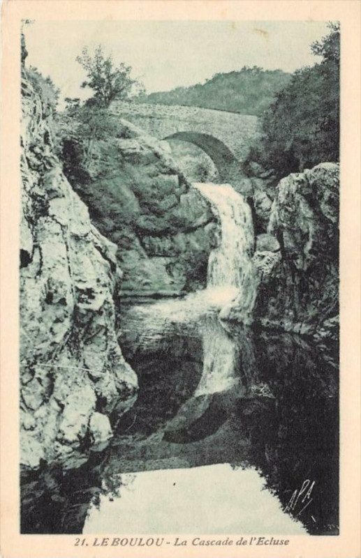 Carte postale ancienne Le Boulou La Cascade De L'Ecluse au Boulou