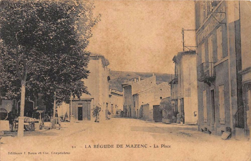 Carte postale ancienne La Begude De Mazenc La Place (dos non divisé)